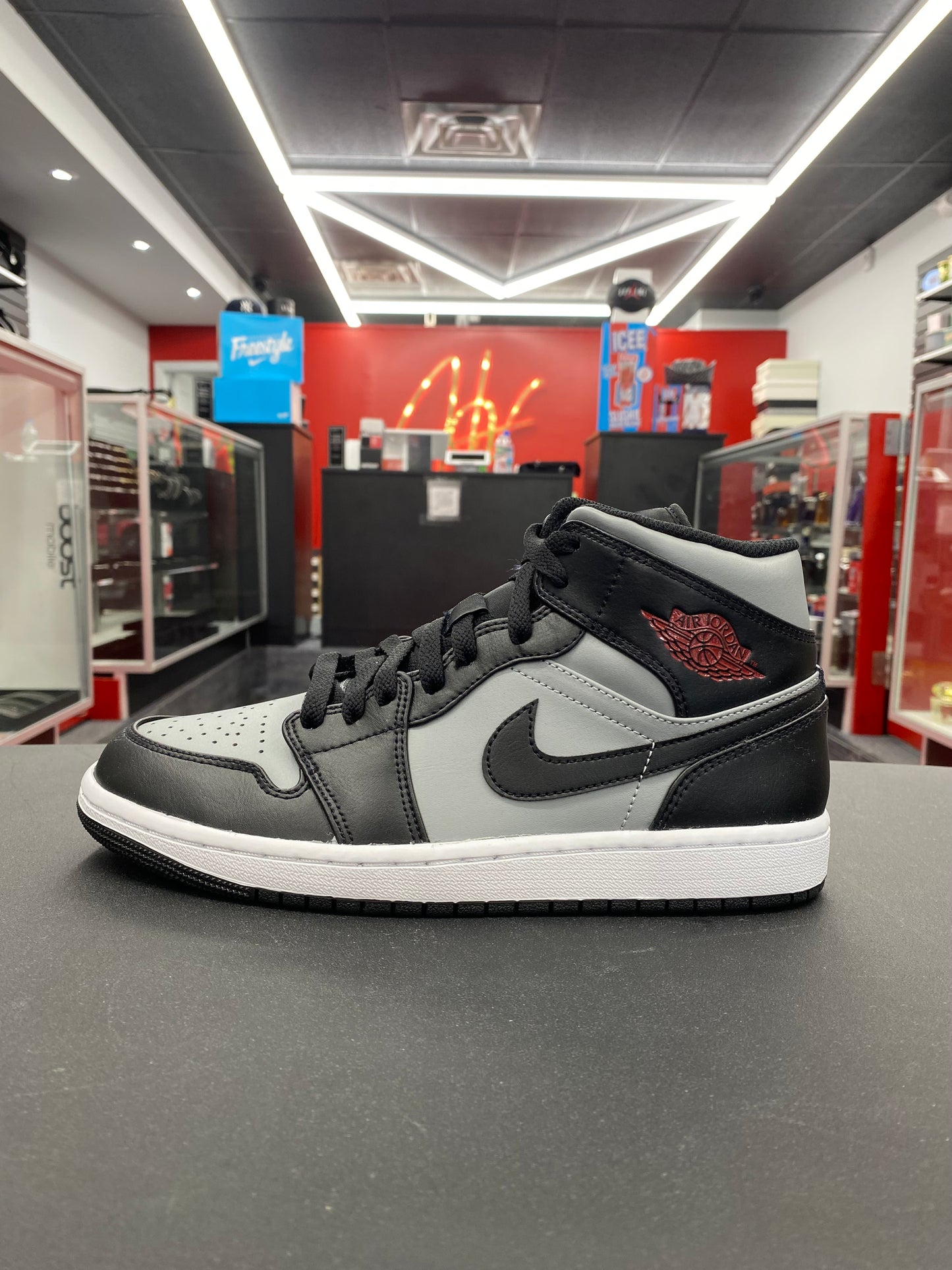 Air Jordan 1 Mid