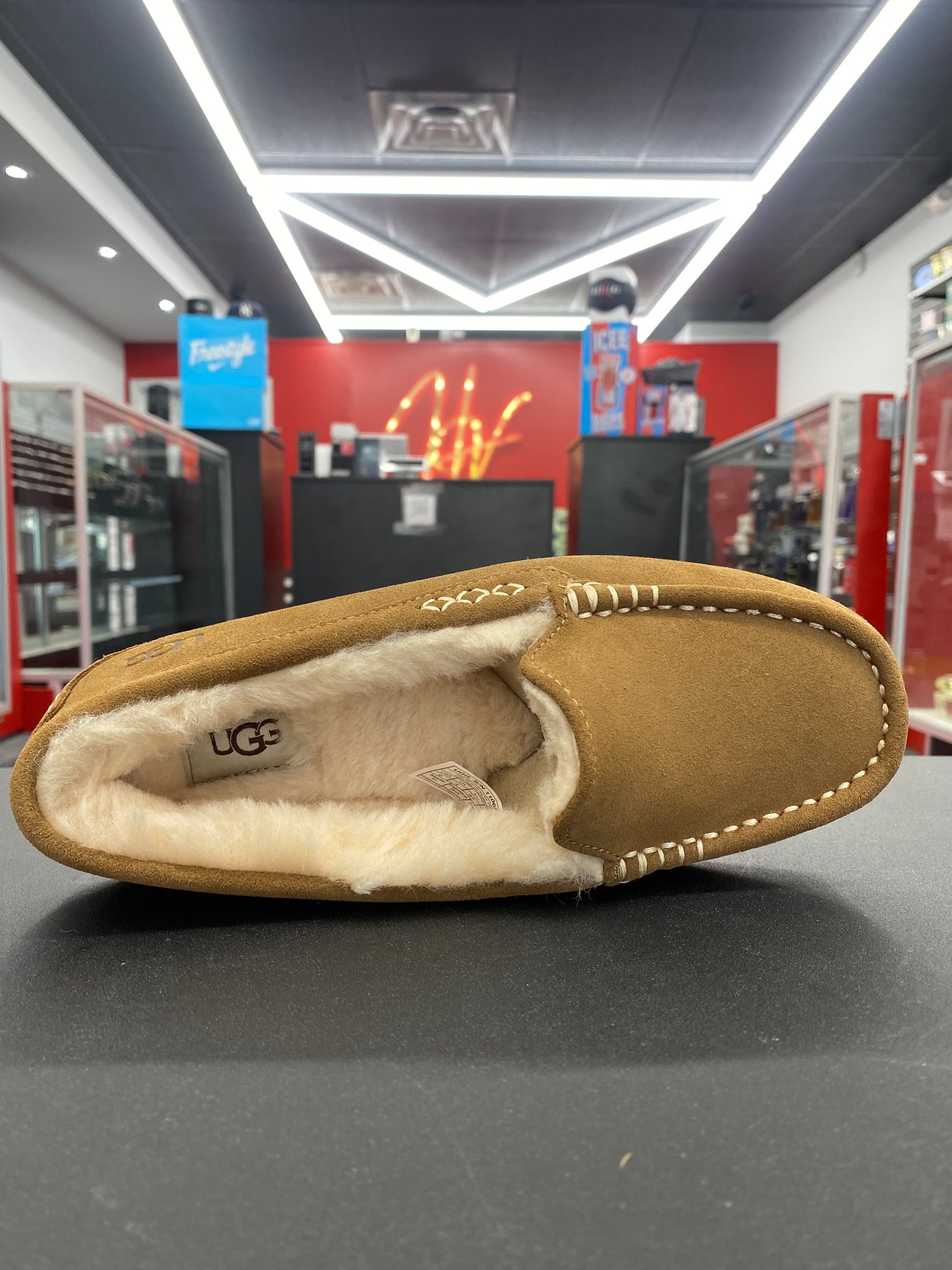 UGG Ansley Slipper “Chestnut” (Women’s)