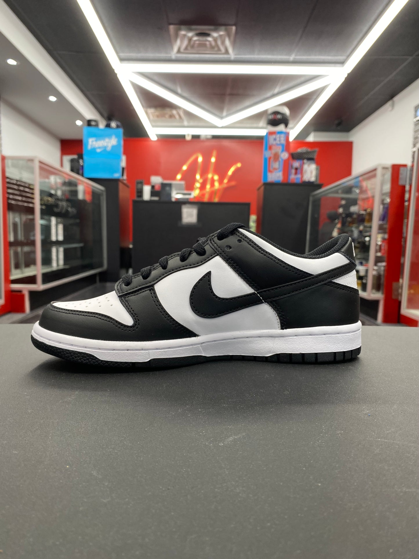 Nike Dunk Low Retro “Hyper Cobalt” (GS)