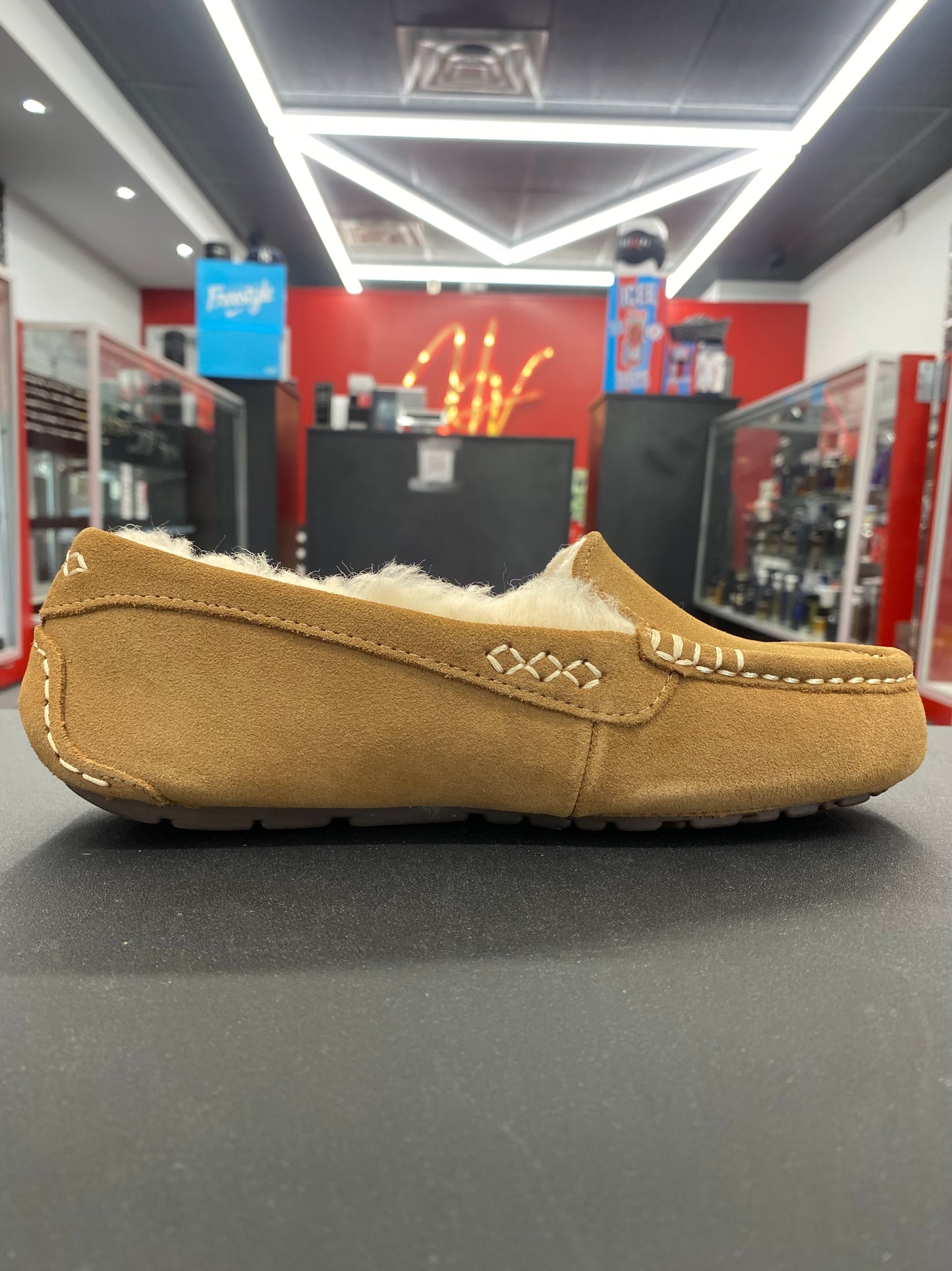 UGG Ansley Slipper “Chestnut” (Women’s)