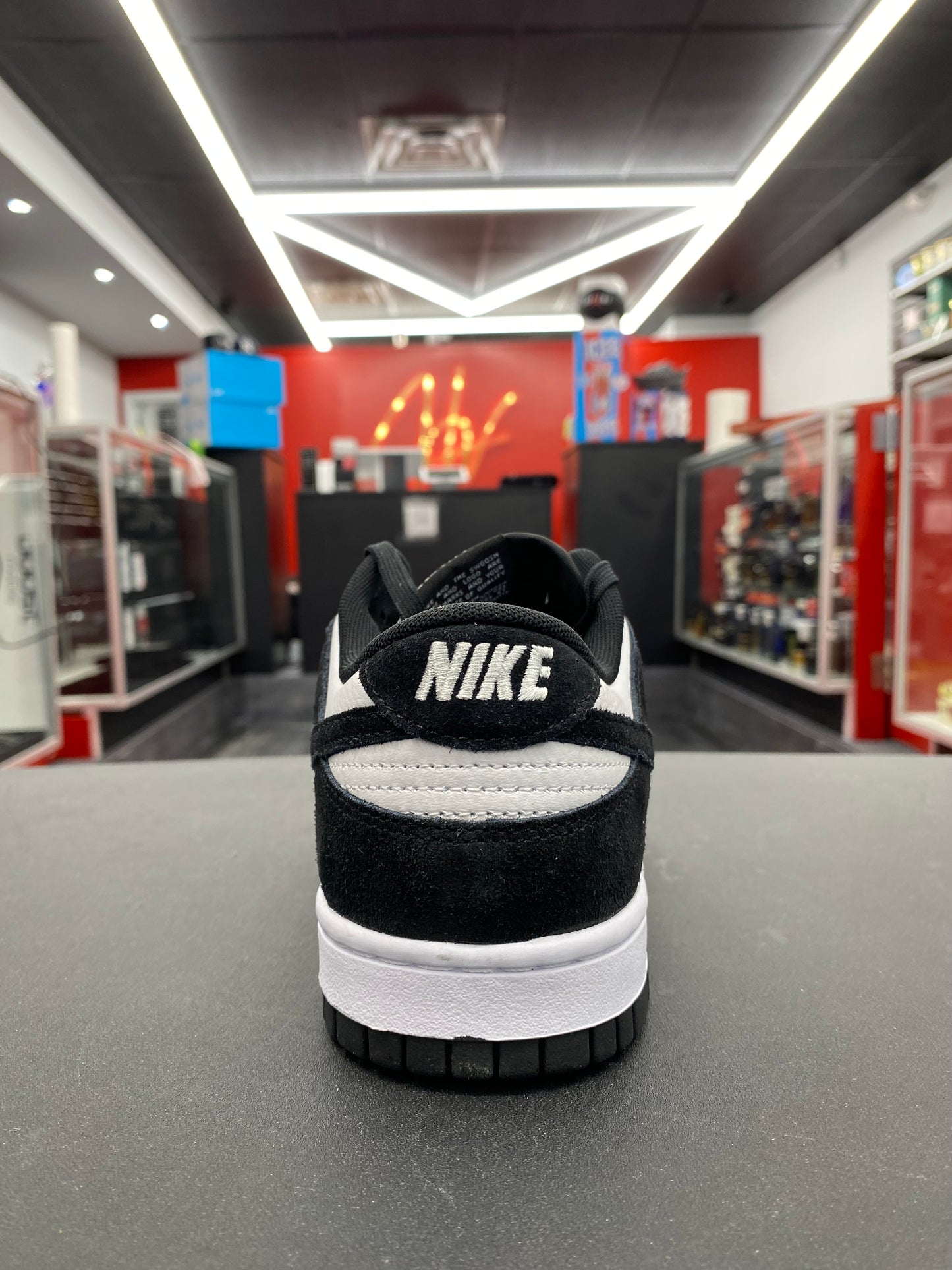 Nike Dunk Low Retro SE “Suede Panda”