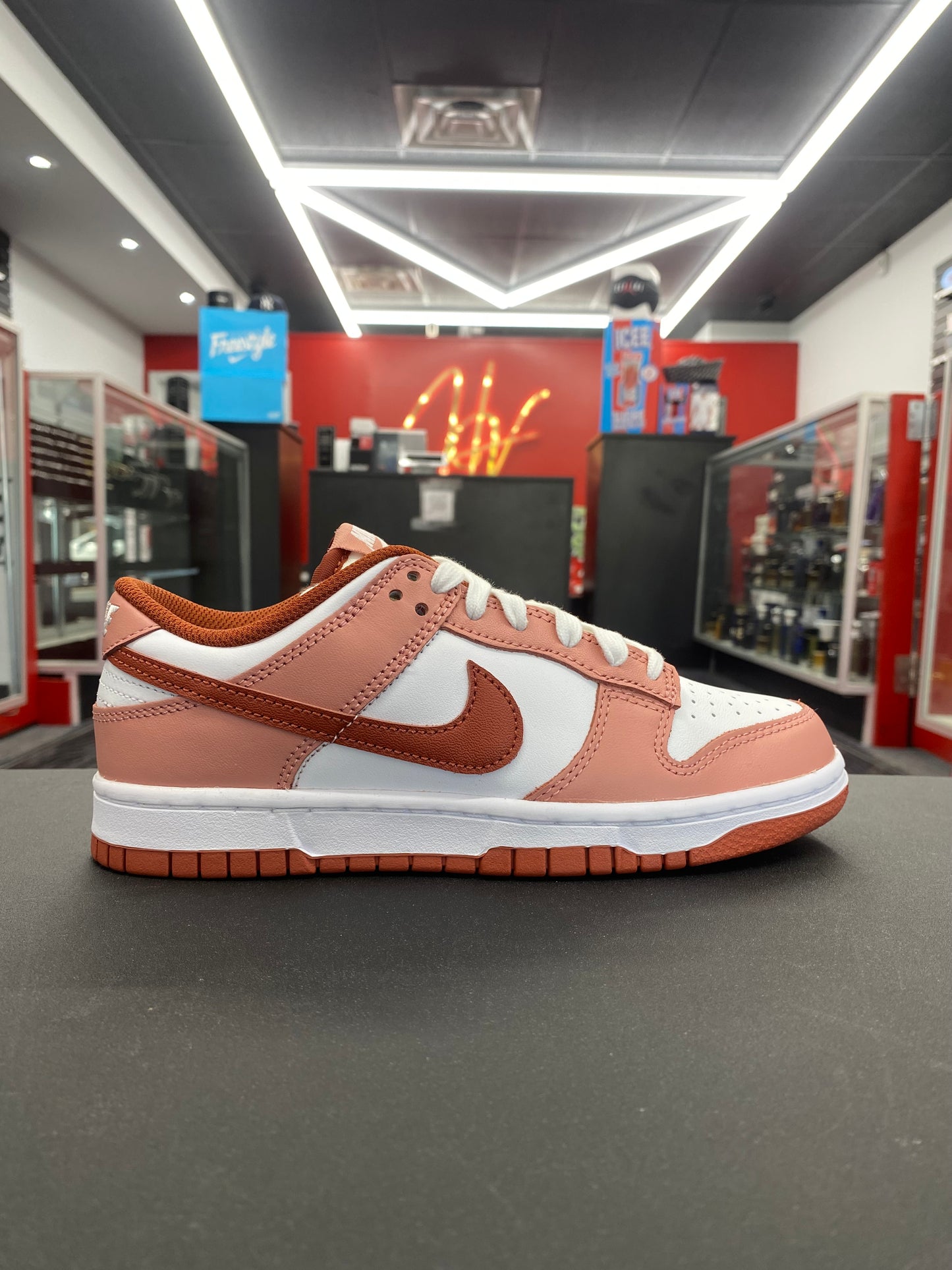 W Nike Dunk Low “Red Stardust”