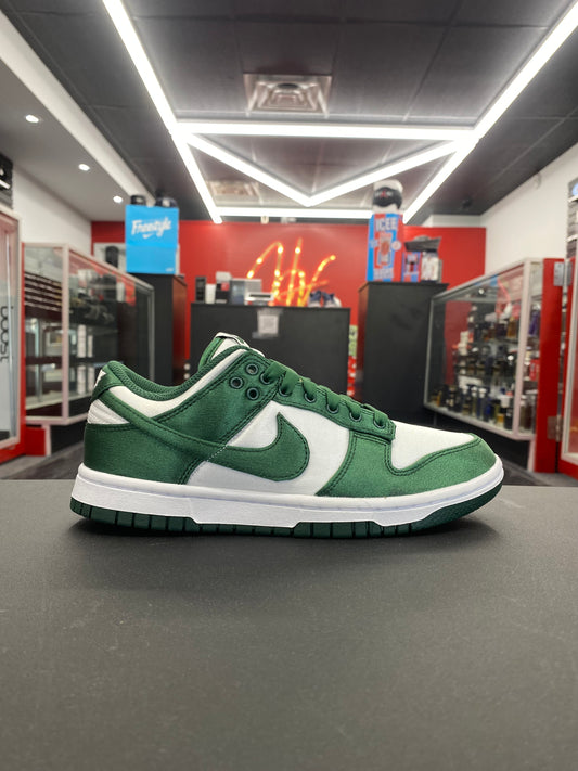 W Nike Dunk Low “Michigan State Satin”