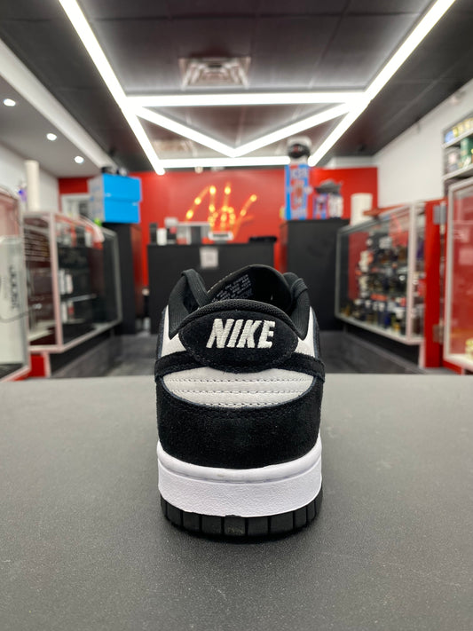 Nike Dunk Low Retro SE “Suede Panda”