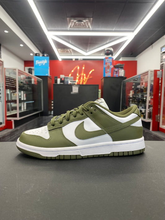 W Nike Dunk Low “Medium Olive”