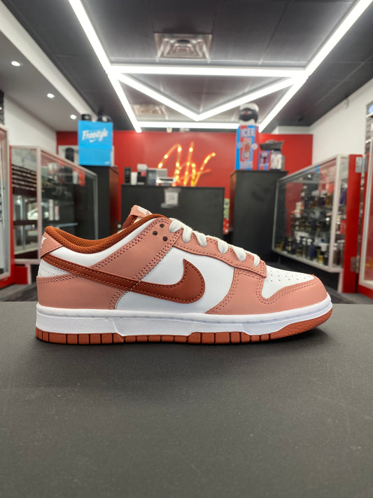 W Nike Dunk Low “Red Stardust”