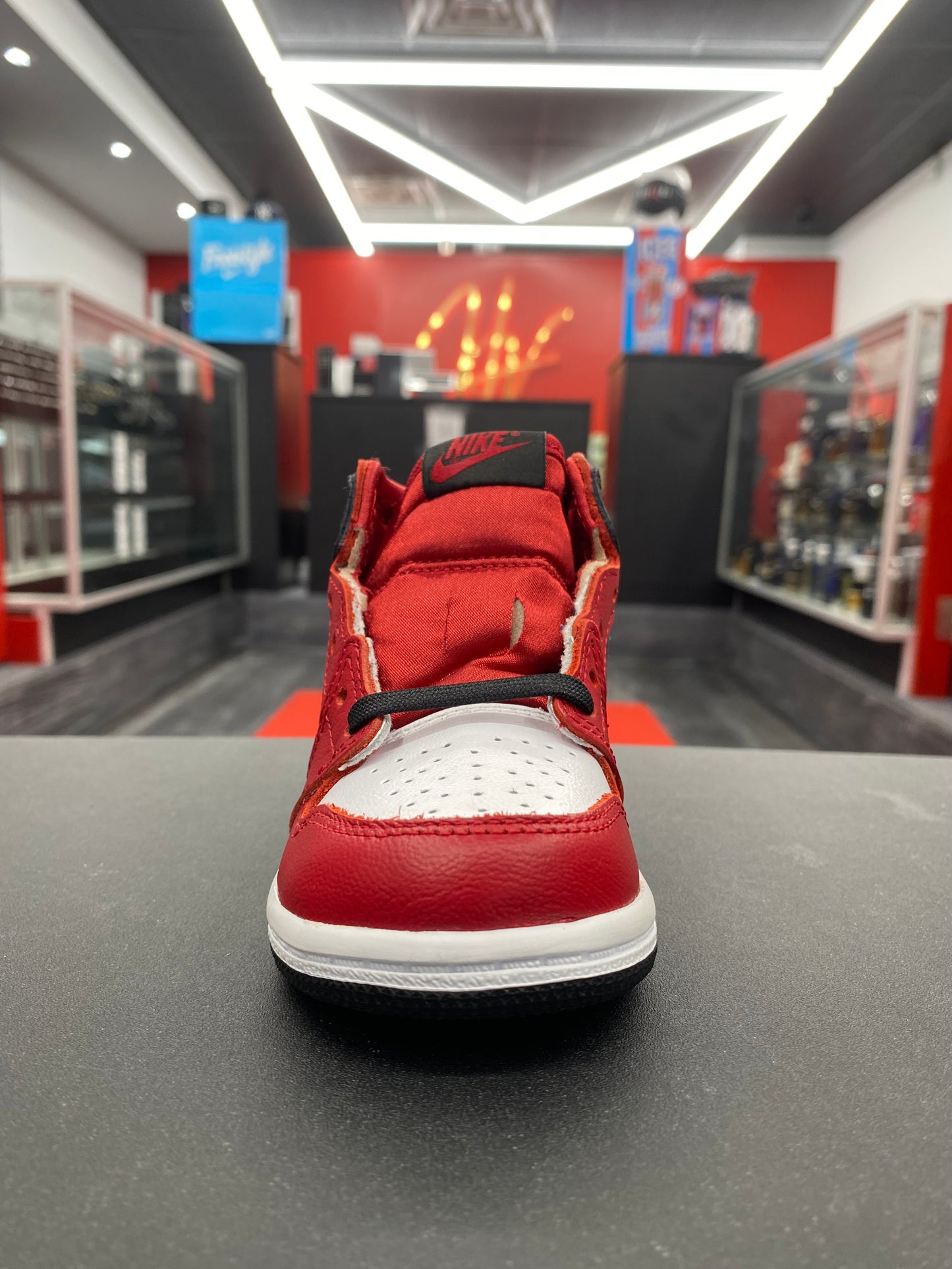 Air Jordan 1 High OG “Satin Snake Chicago” (TD)