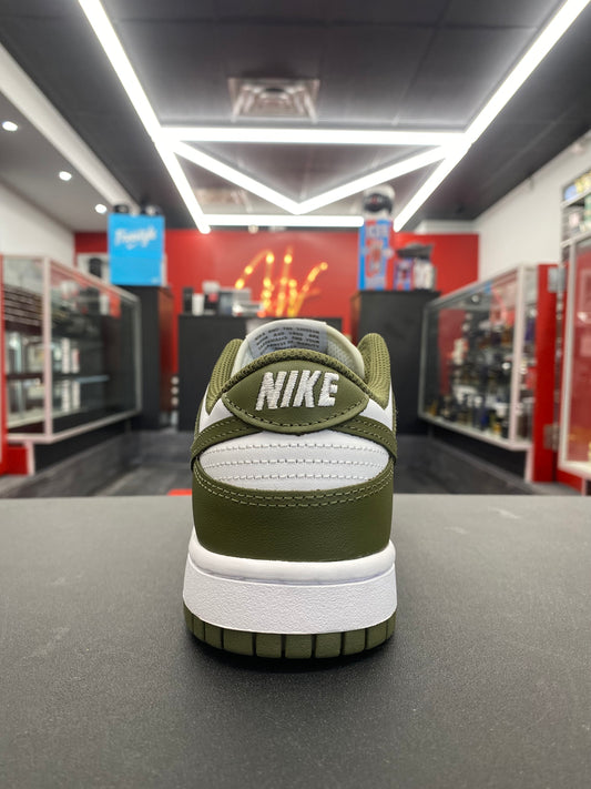 W Nike Dunk Low “Medium Olive”