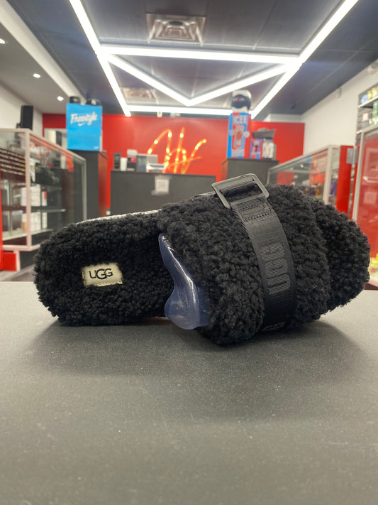 UGG Fluffita “Black” (Women’s)